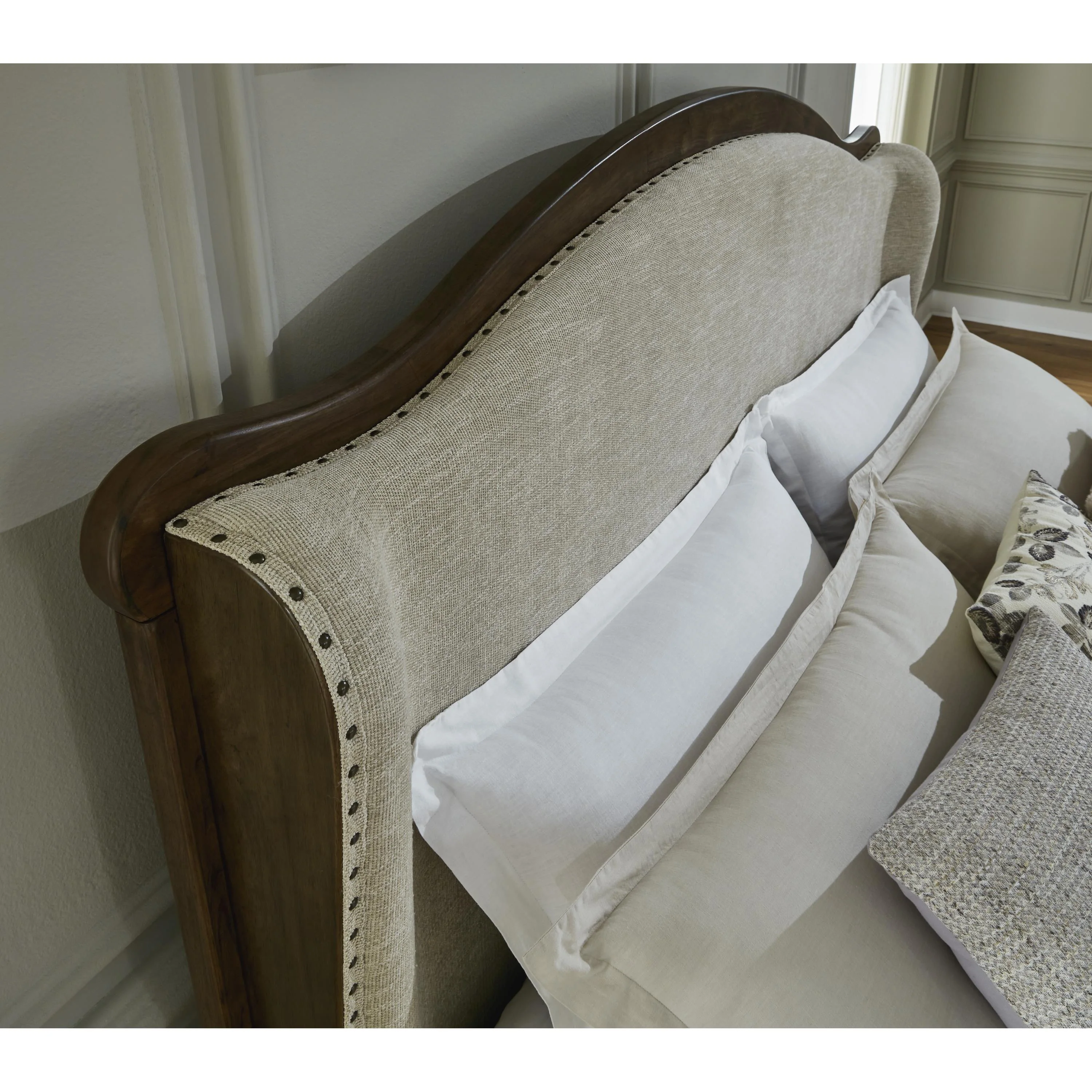Benchcraft Sturlayne B787B2 Queen Upholstered Panel Bed - Image 5