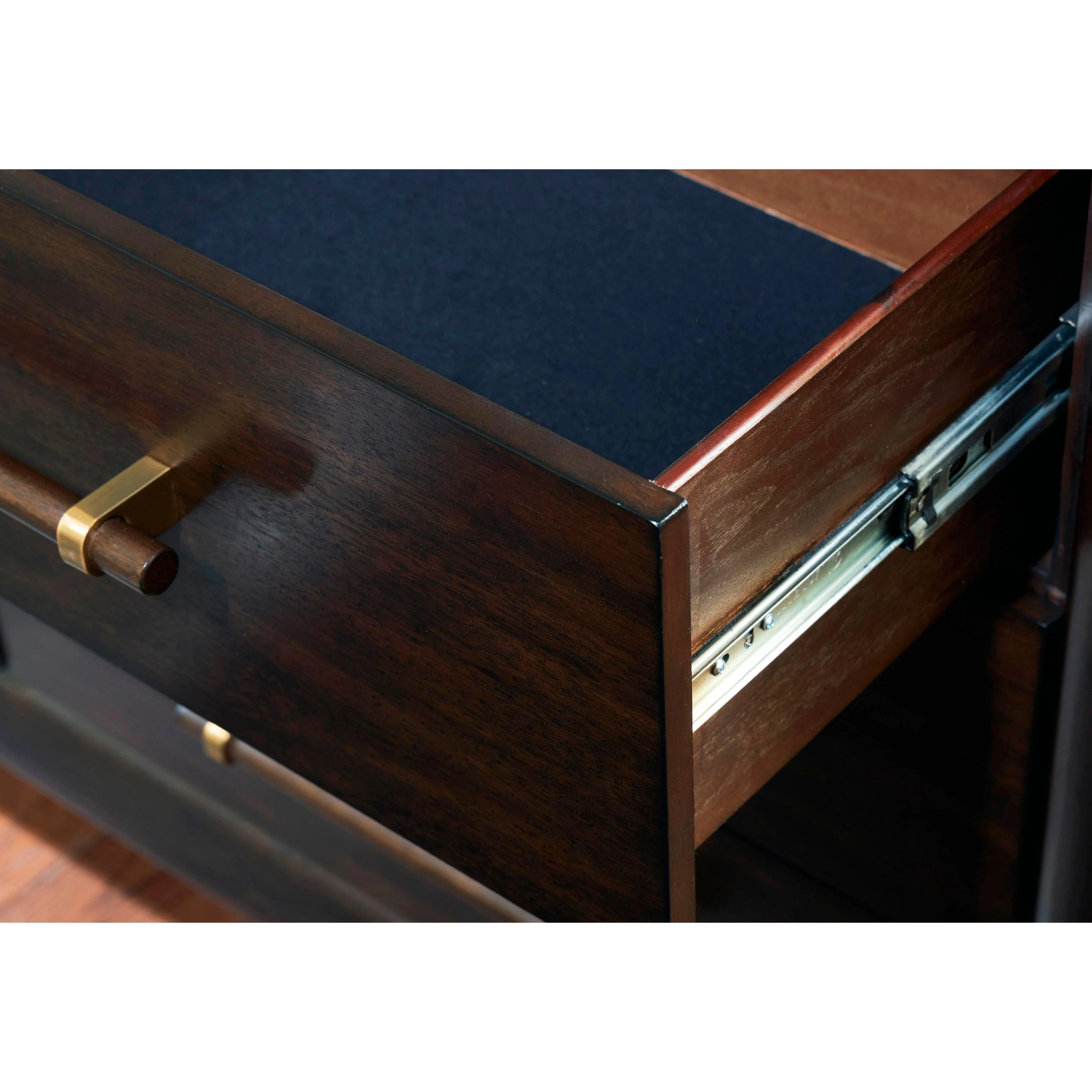 Benchcraft Dantenton 6-Drawer Dresser B611-31 - Image 5