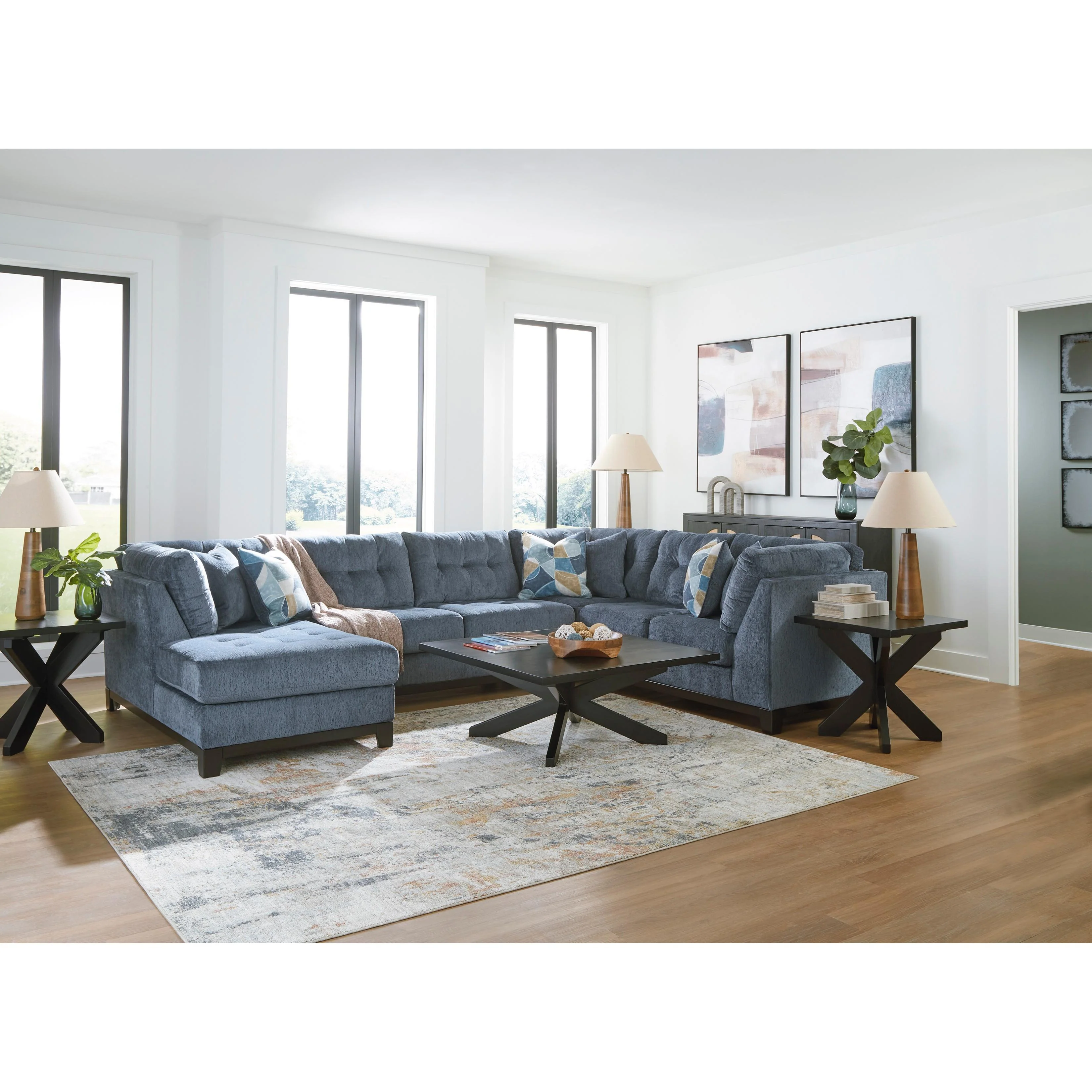 Benchcraft Maxon Place 33003S1 3 pc Sectional with Chaise - Image 4