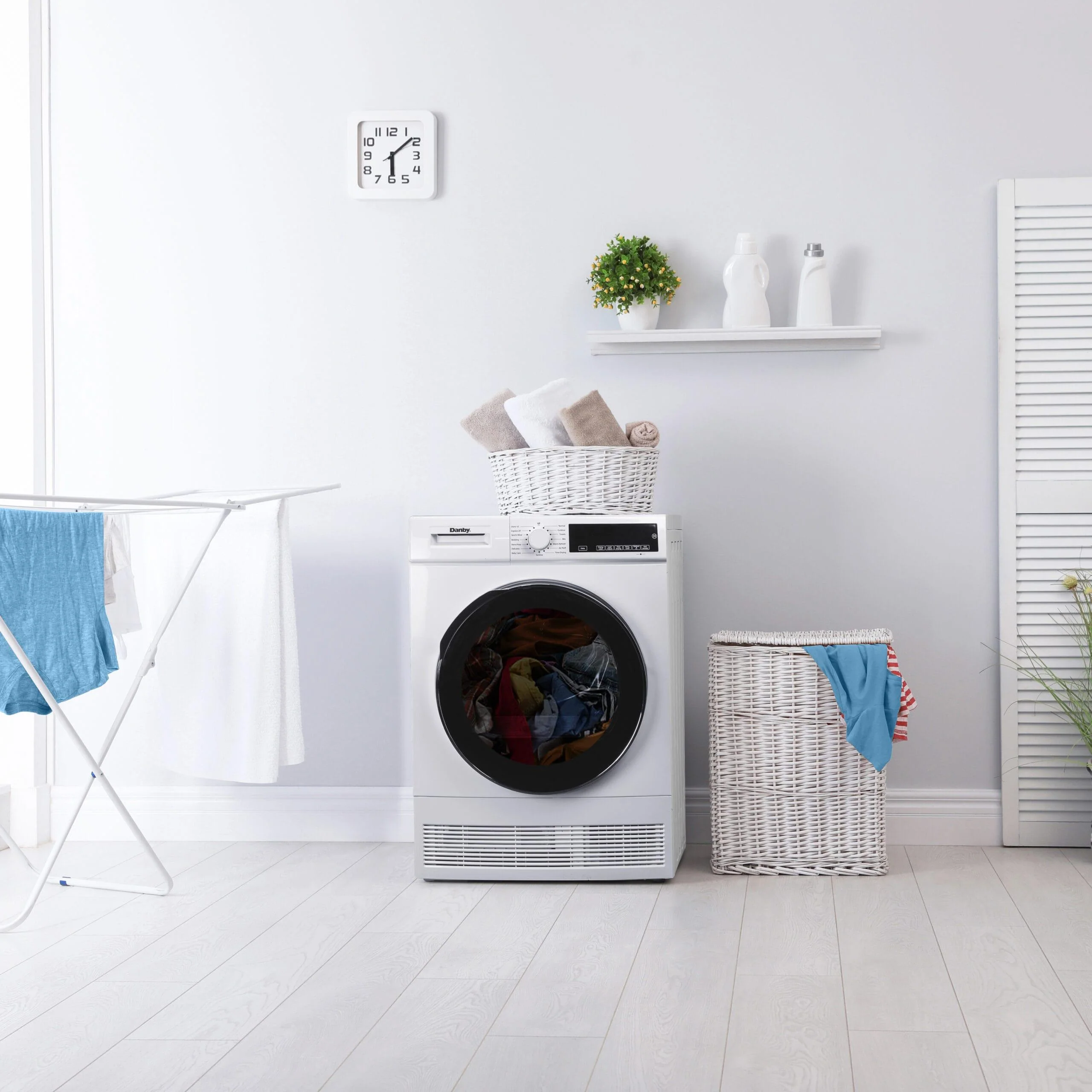 Danby 4.0 cu. ft. Compact Condensing Sensor Dryer DDY040D3WDB - Image 17
