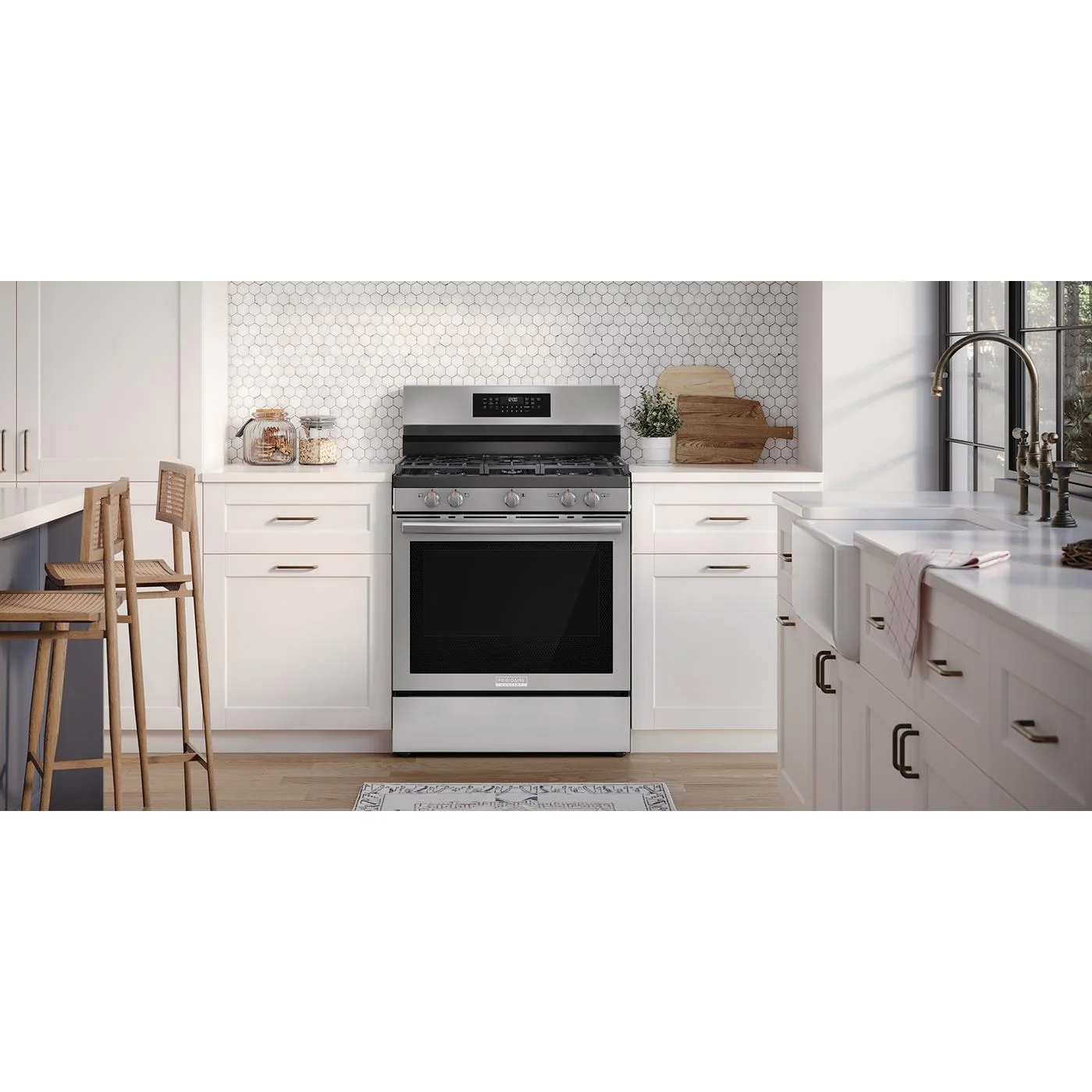 Frigidaire Gallery 30-inch Freestanding Gas Range with Air Fry Technology GCRG3059BF - Image 6