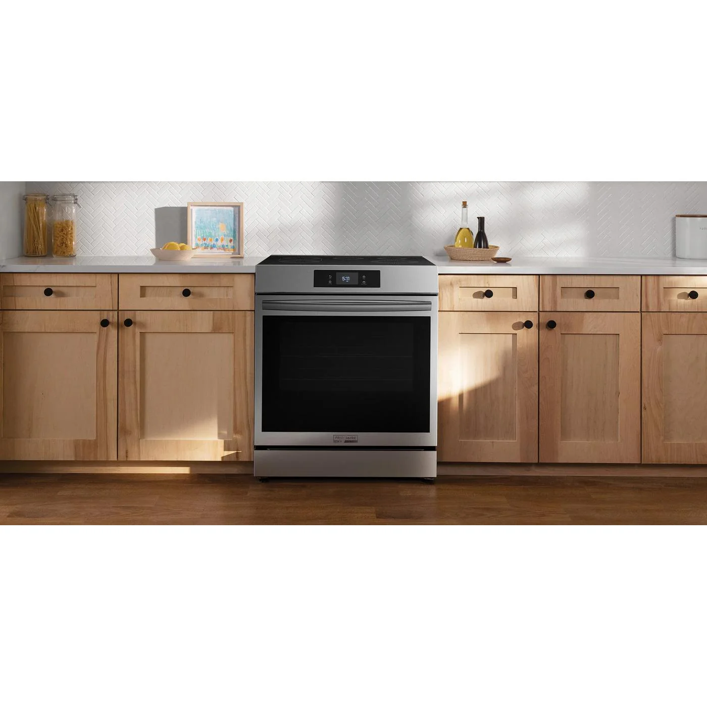 Frigidaire Gallery 30-inch Front Control Induction Range with Total Convection GCFI306CBF - Image 8