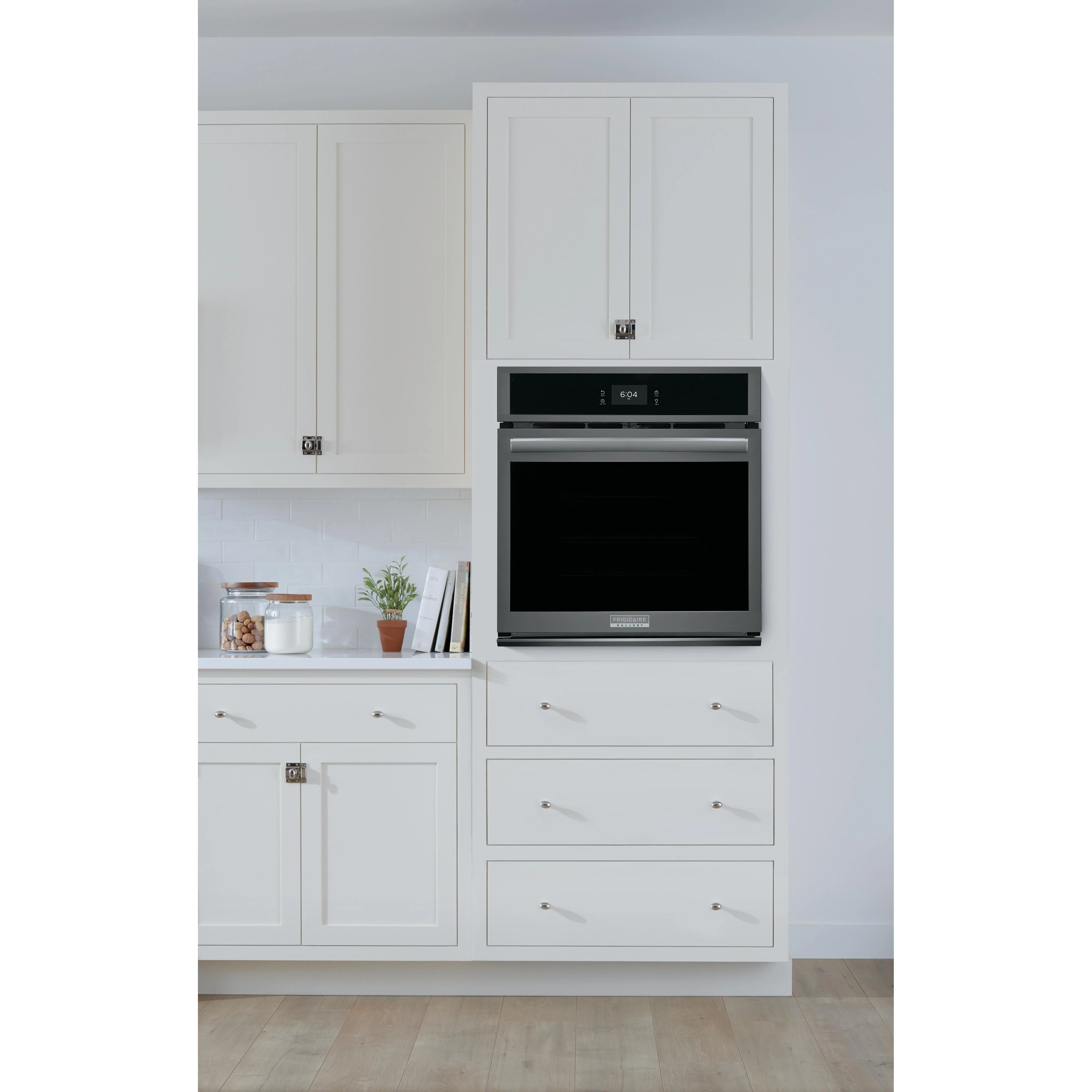 Frigidaire Gallery 27-inch, 3.8 cu. ft. Built-in Single Wall Oven with Air Fry Technology GCWS2767AD - Image 10