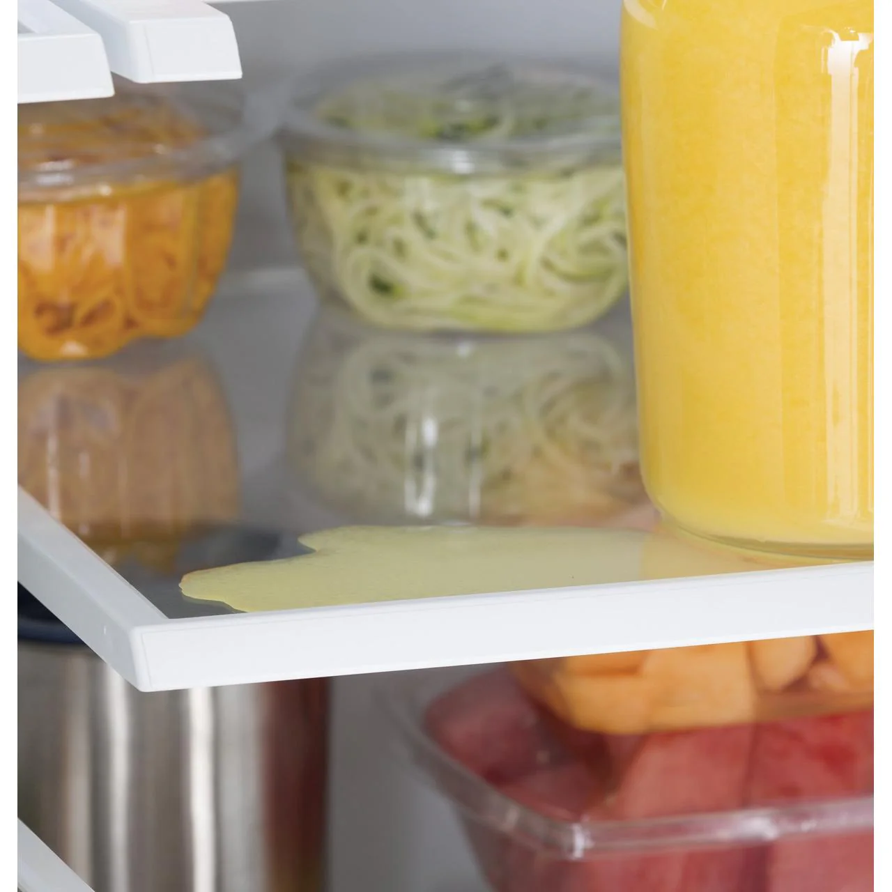 GE 36-inch, 21.9 cu.ft. Counter-Depth French 3-Door Refrigerator with Interior Ice Maker GWE22JYMFS - Image 9