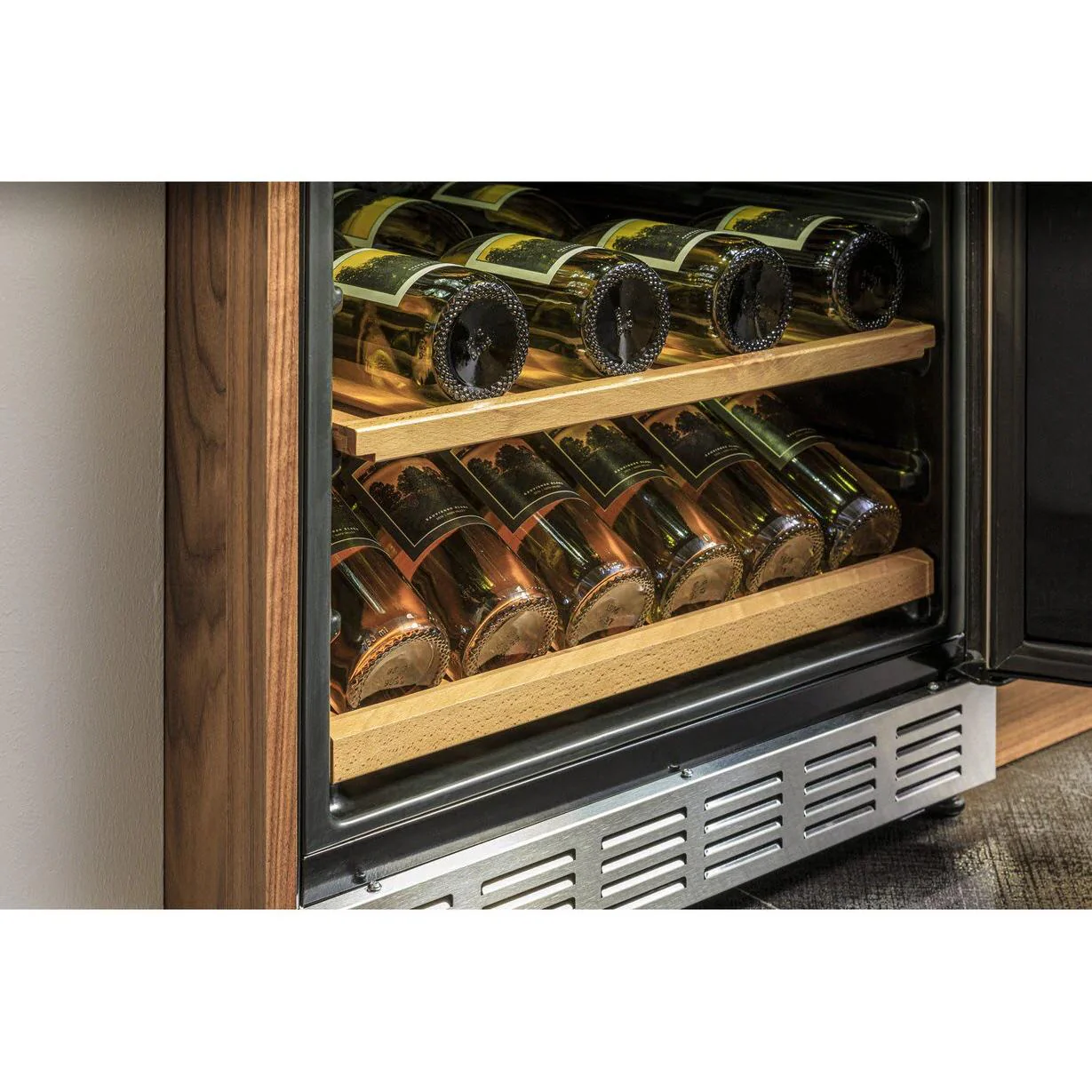 GE Profile 5.1 cu.ft. Freestanding Beverage Center with Digital Temperature Controls PVS06BSPSS - Image 12