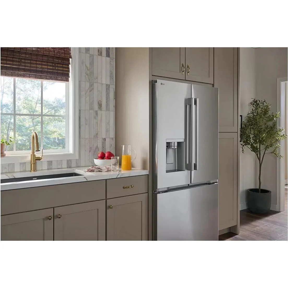 LG 24-inch, 23.7 cu. ft. Counter-Depth MAX™ French 3-Door Refrigerator with Zero Clearance™ LF24Z6330S - Image 10