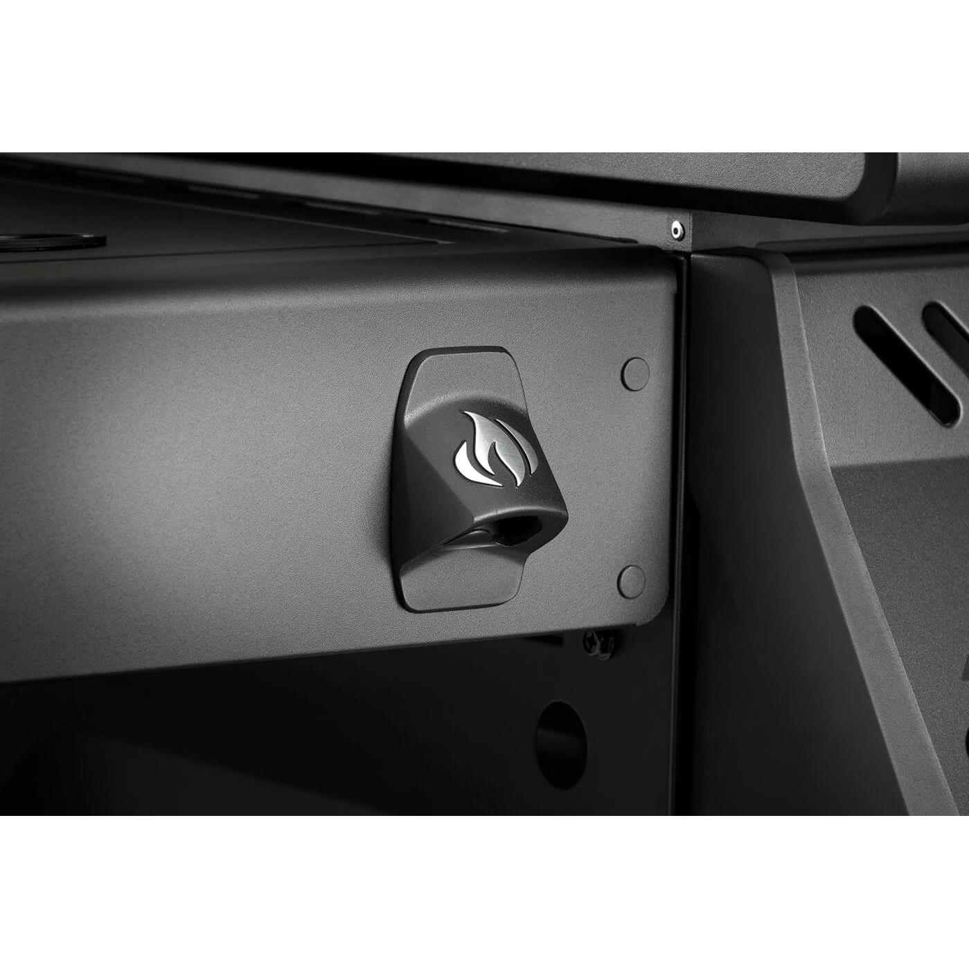 Napoleon Rogue® PRO Phantom 30-inch Griddle - Liquid Propane RP30FTPK-PHM - Image 14