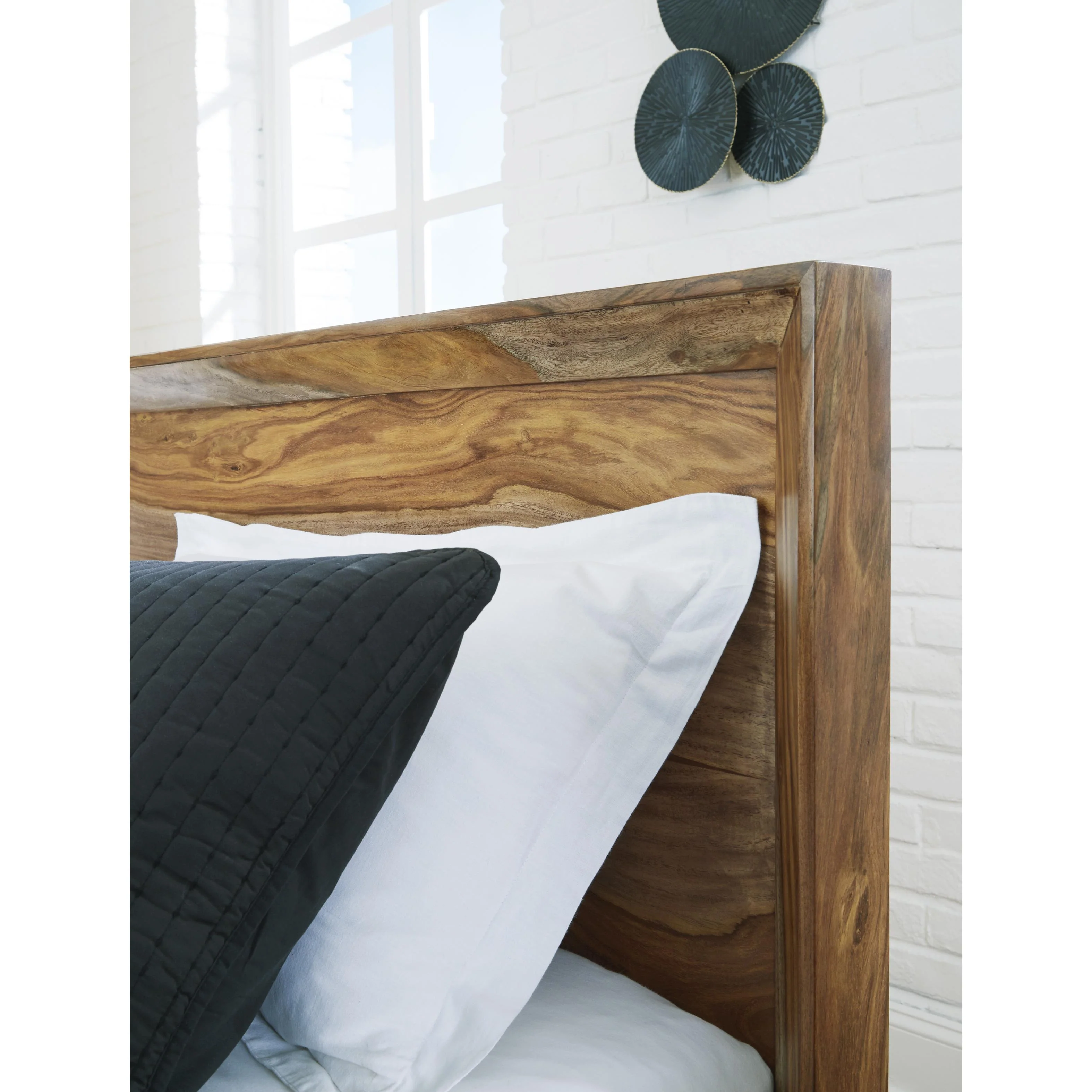 Signature Design by Ashley Dressonni B790B5 California King Panel Bed - Image 6