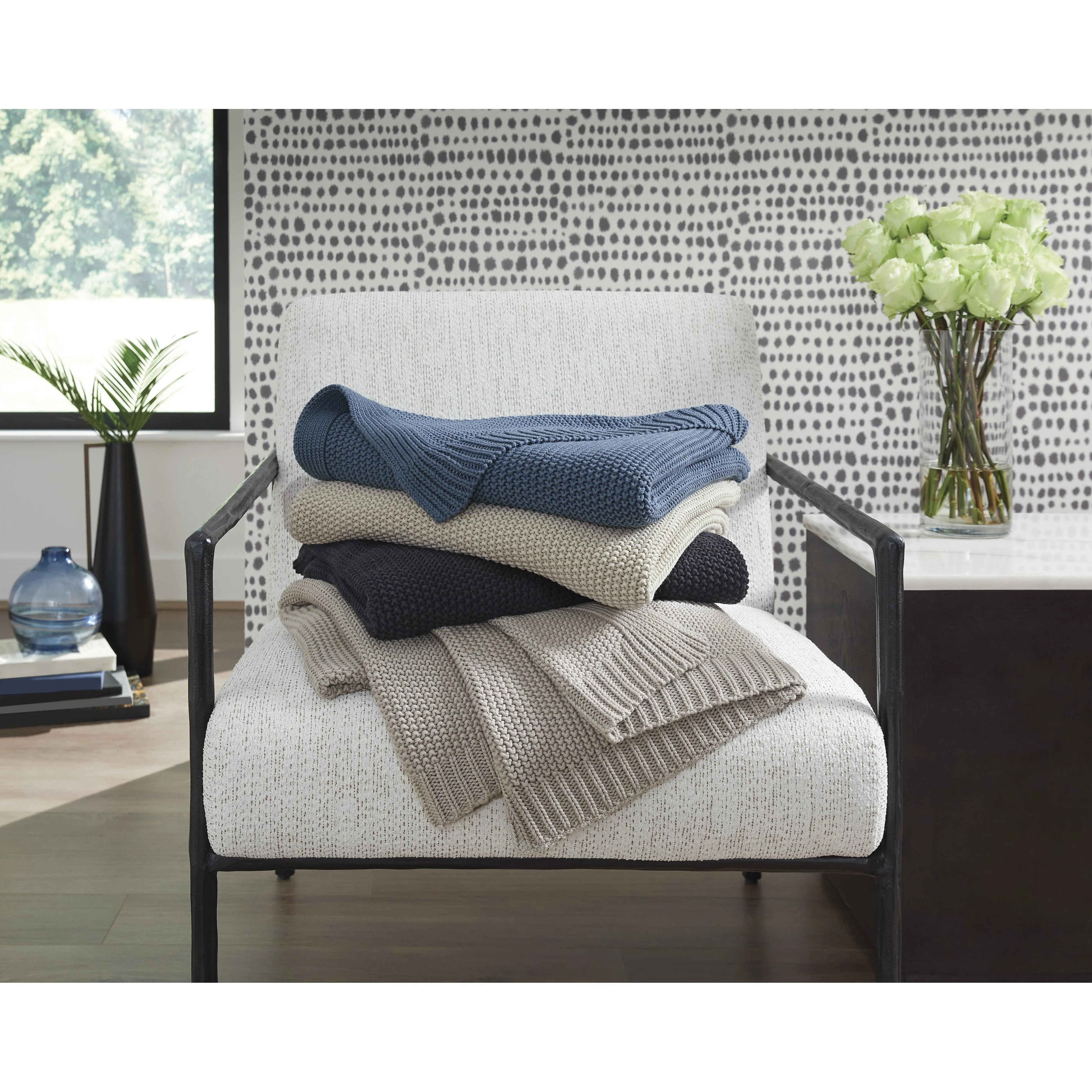 Signature Design by Ashley Gayelery A1001085 Throw - Image 4