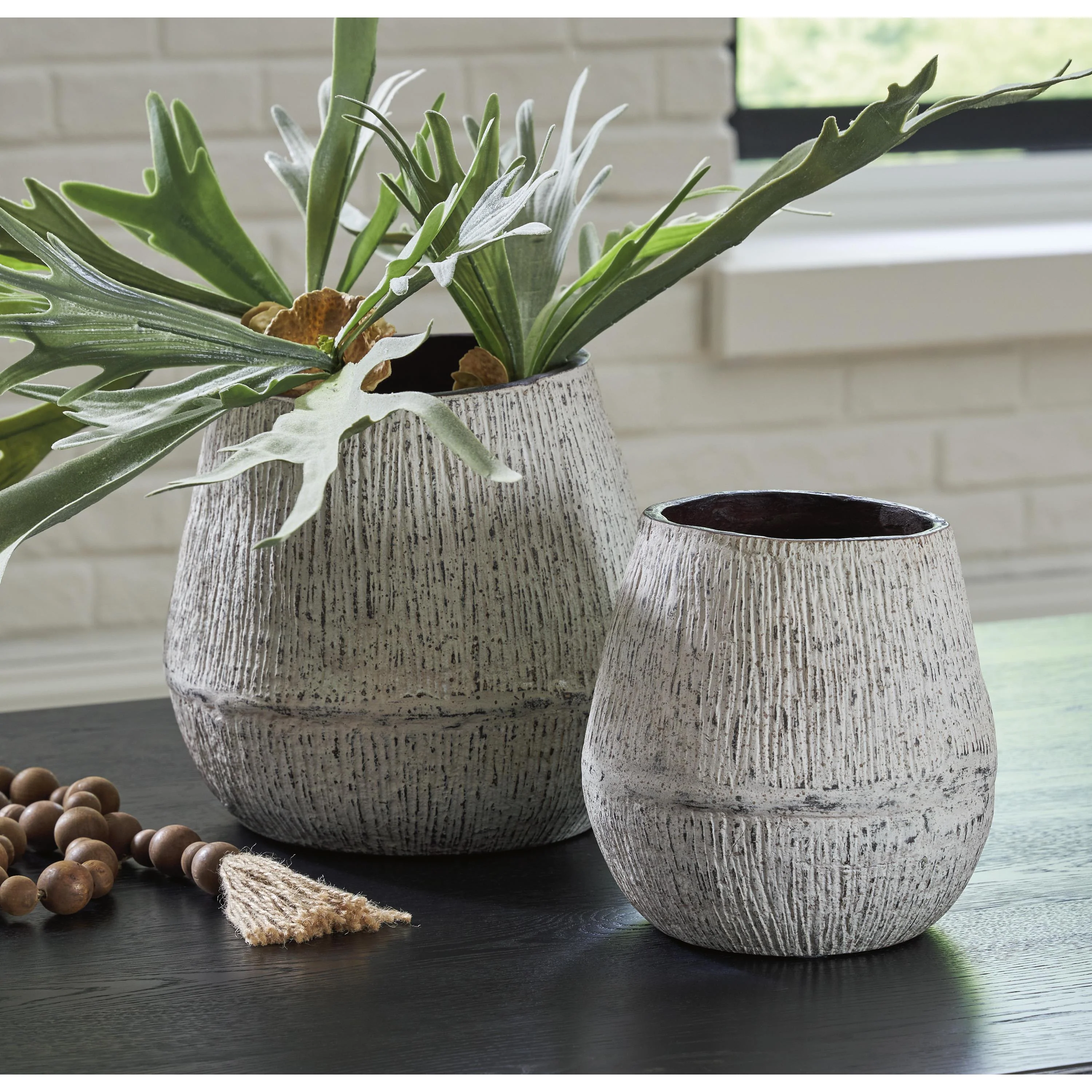 Signature Design by Ashley Claymount A2000635 Vase - Image 4