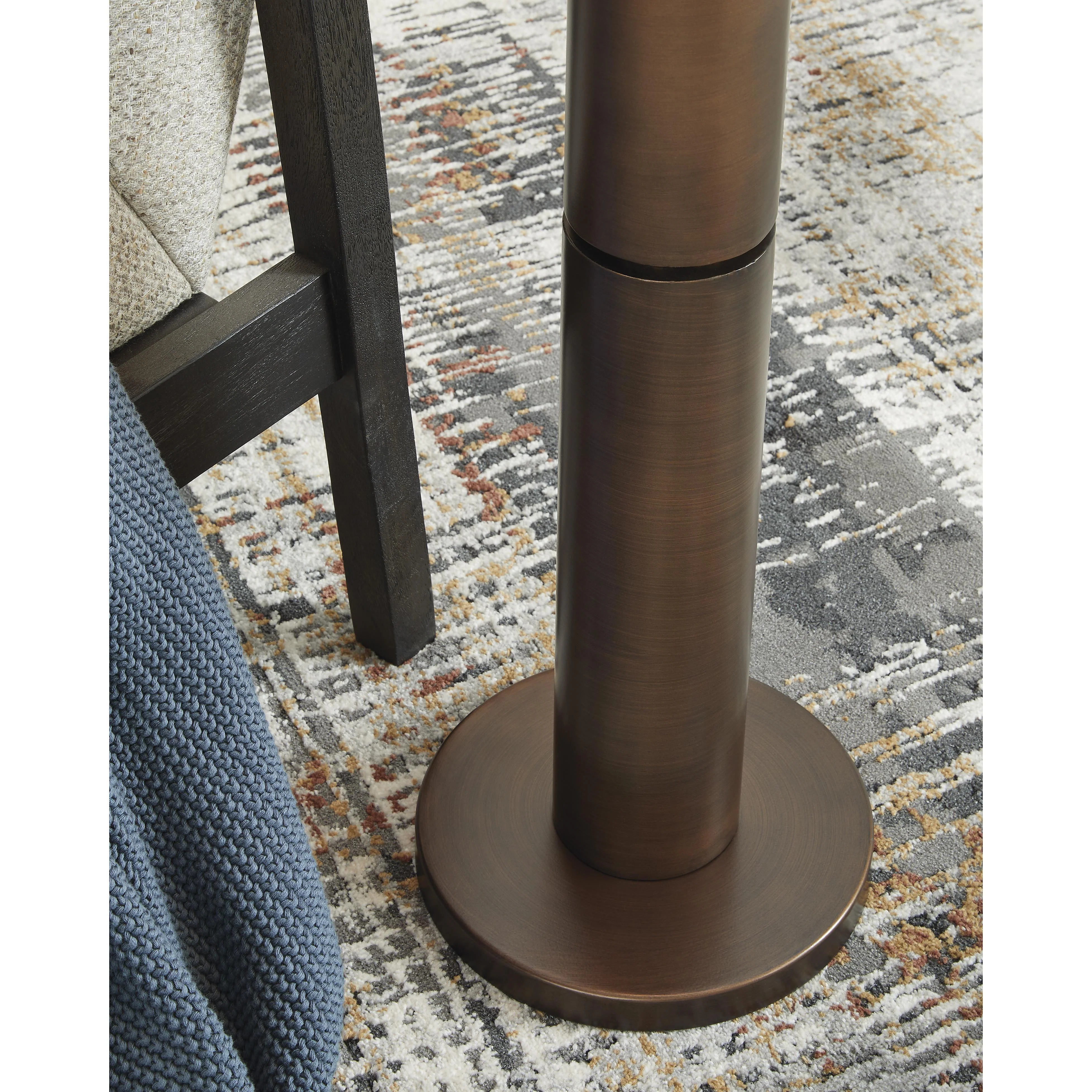 Signature Design by Ashley Wendfield L208431 Metal Floor Lamp - Image 4