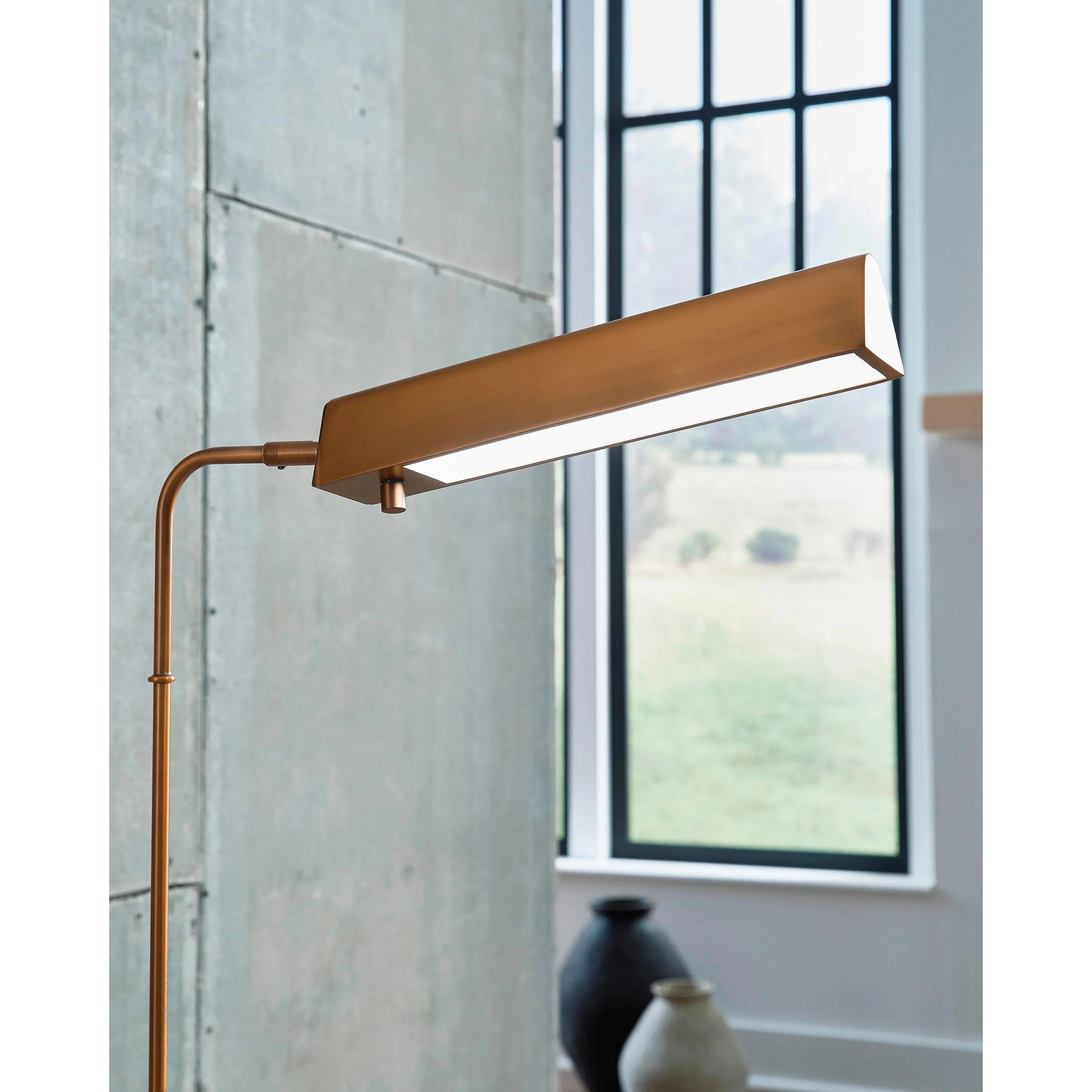 Signature Design by Ashley Yafe Floorstanding Lamp L734411 - Image 5