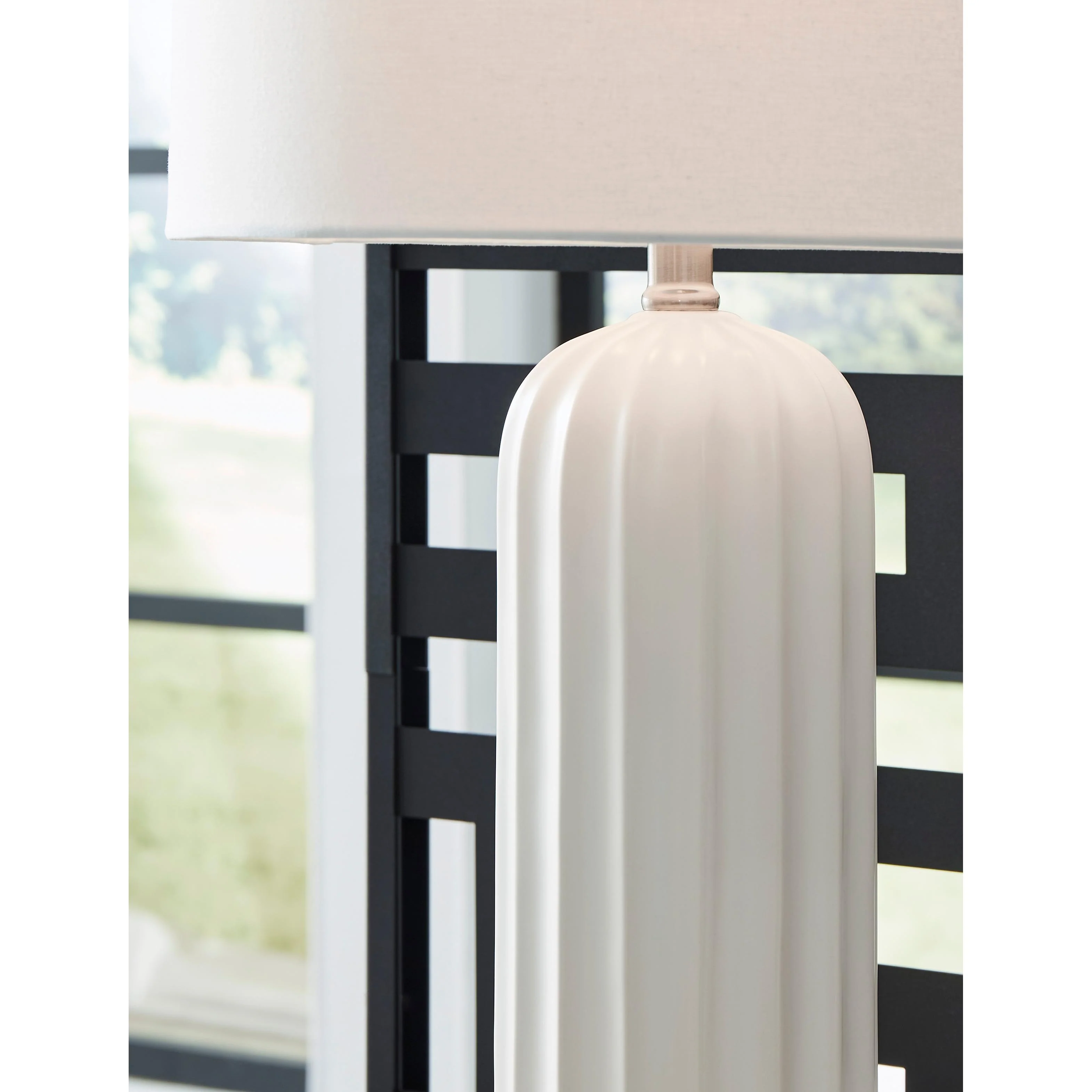 Signature Design by Ashley Clarkland L177974 Ceramic Table Lamp - Image 4