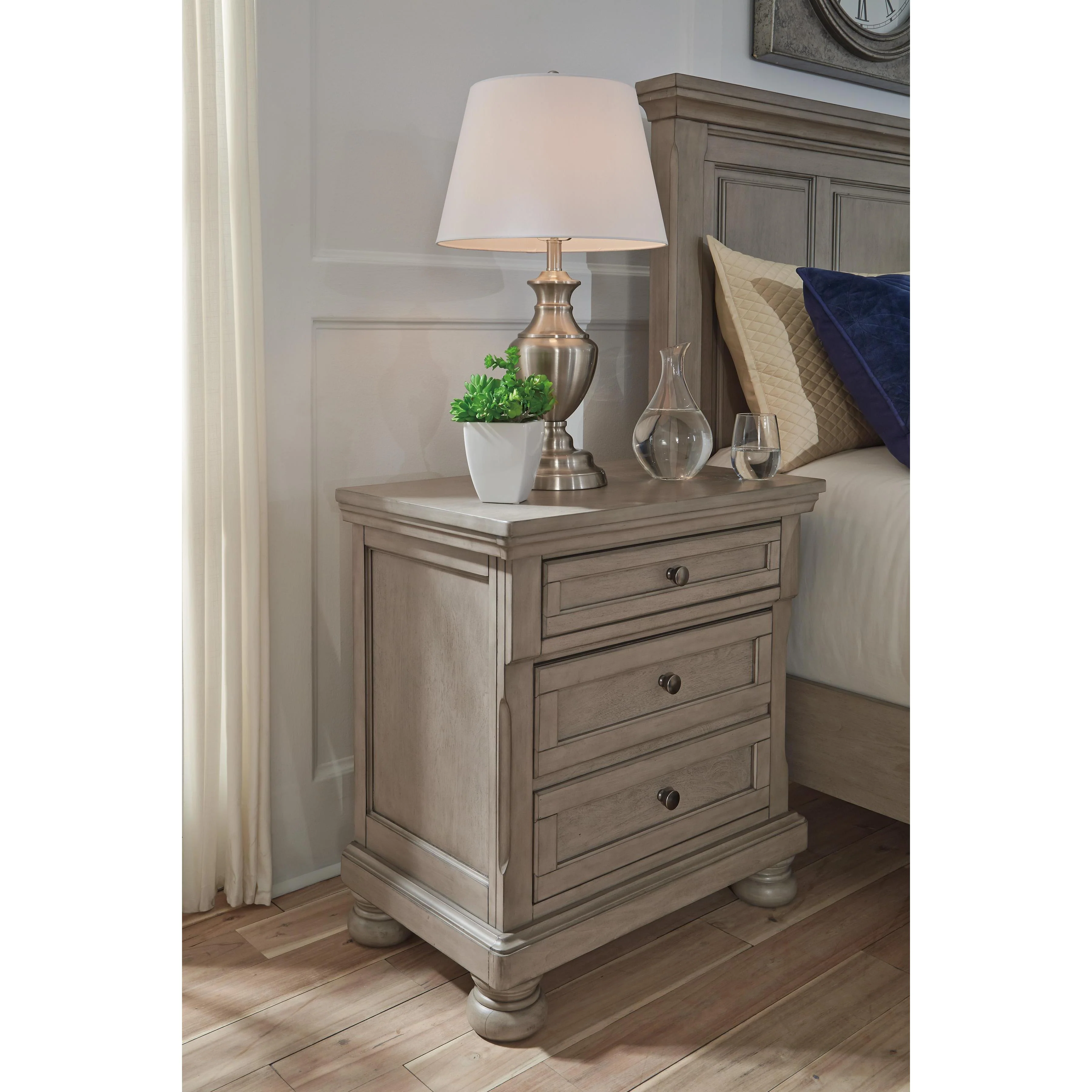 Signature Design by Ashley Lettner B733 7 pc Queen Sleigh Storage Bedroom Set - Image 5