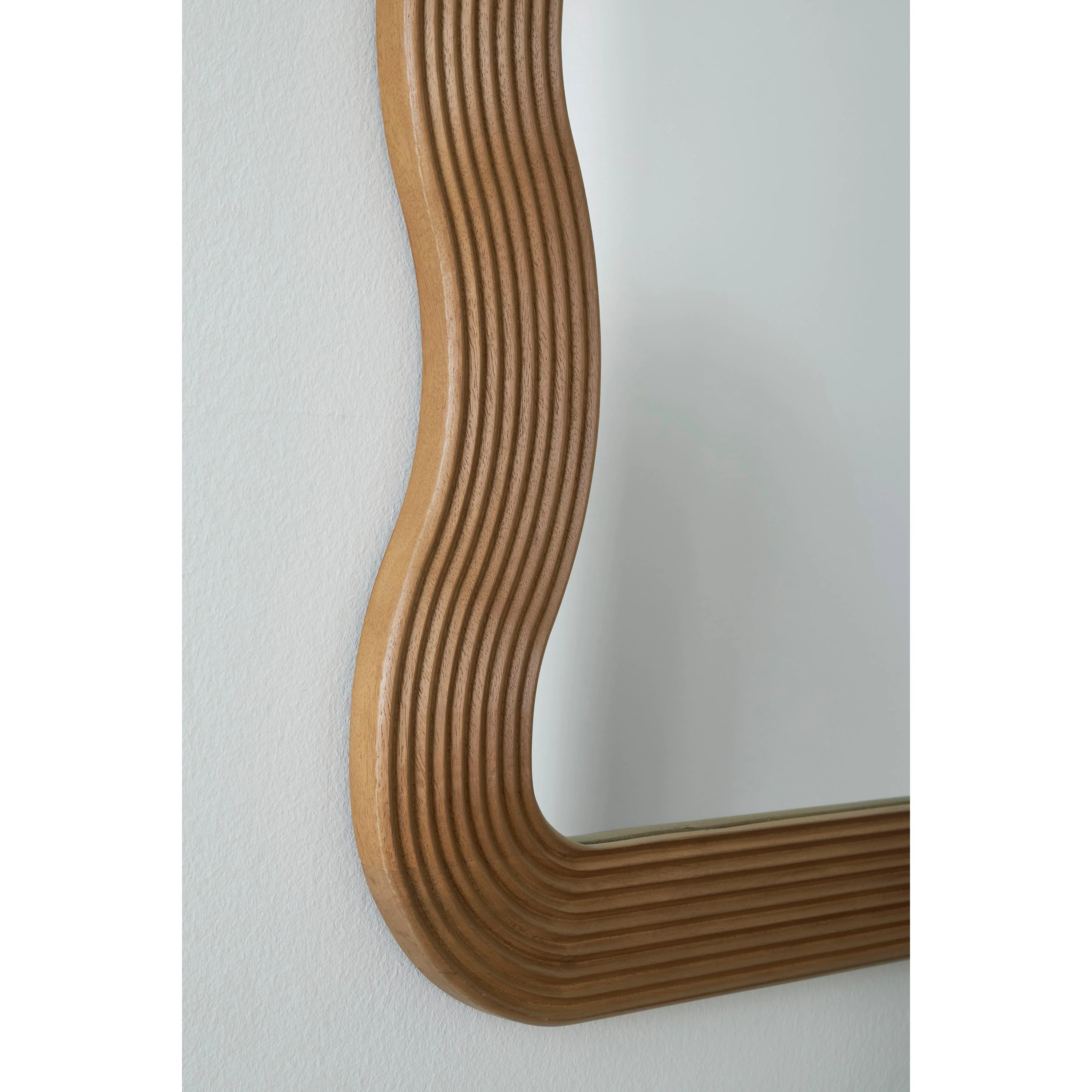 Signature Design by Ashley Ellisonville A8010413 Floor Mirror - Image 6