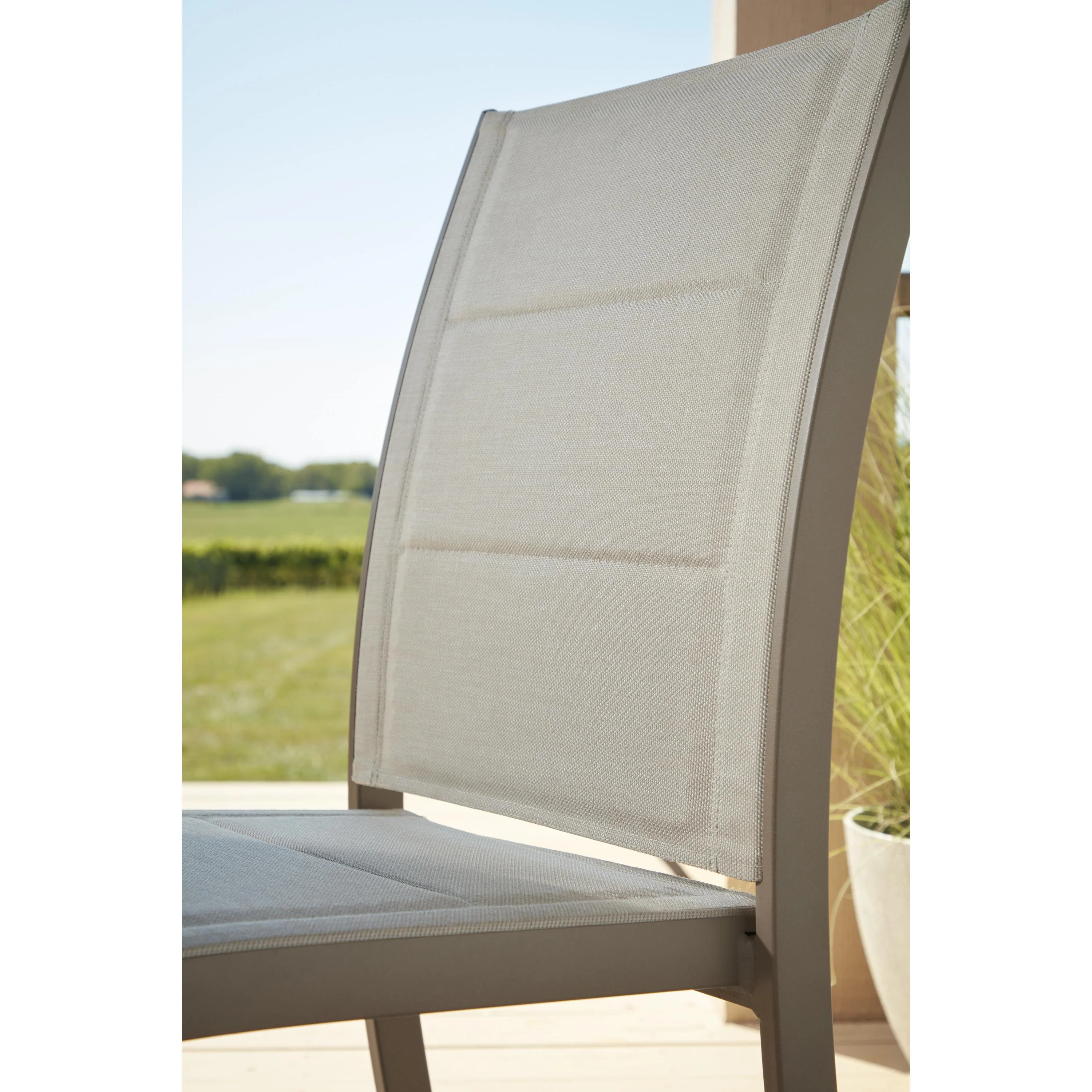 Signature Design by Ashley Mission Beach PCP200-050 Chairs with Table Set - Image 12