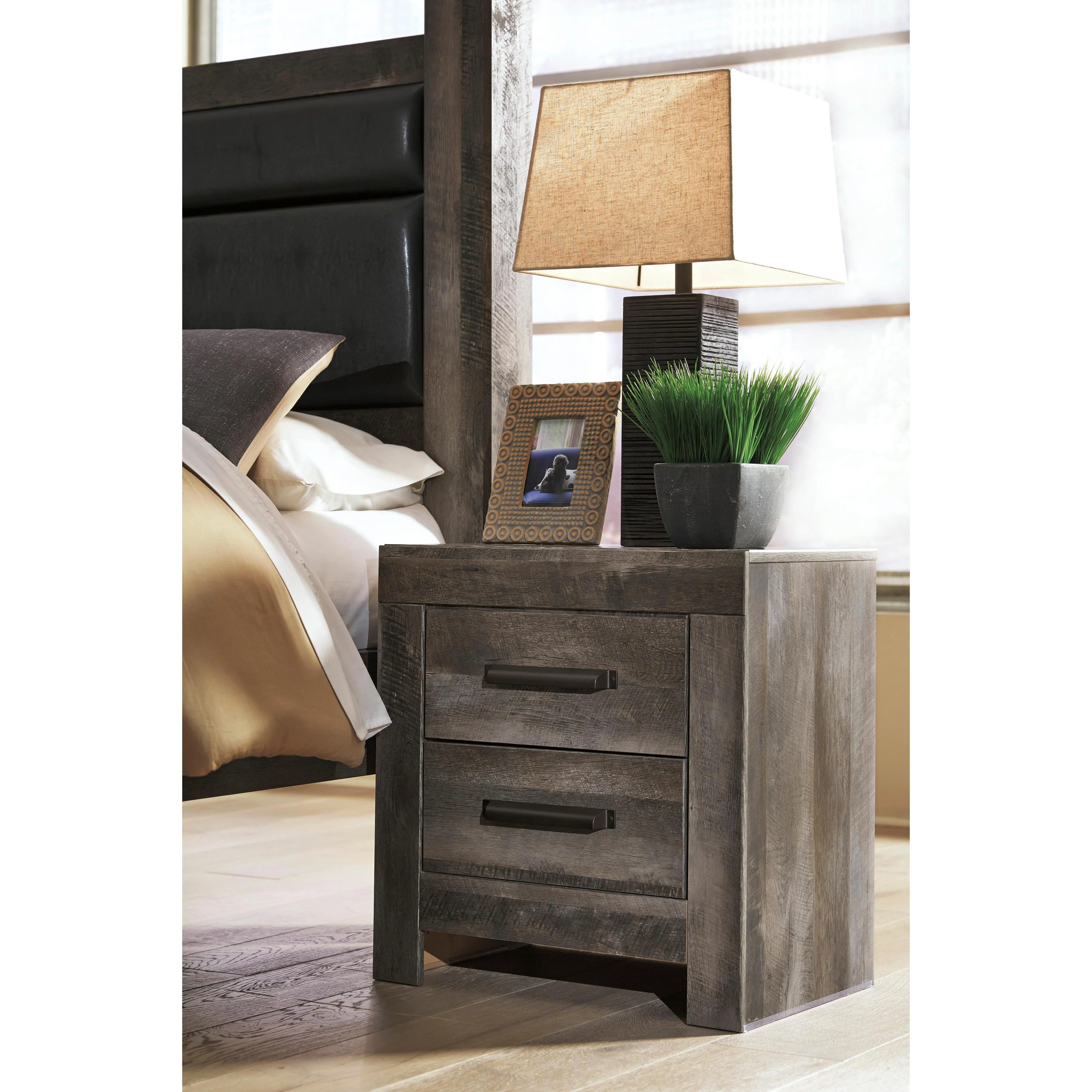 Signature Design by Ashley Wynnlow B440B24 6 pc Queen Crossbuck Panel Bedroom Set - Image 4