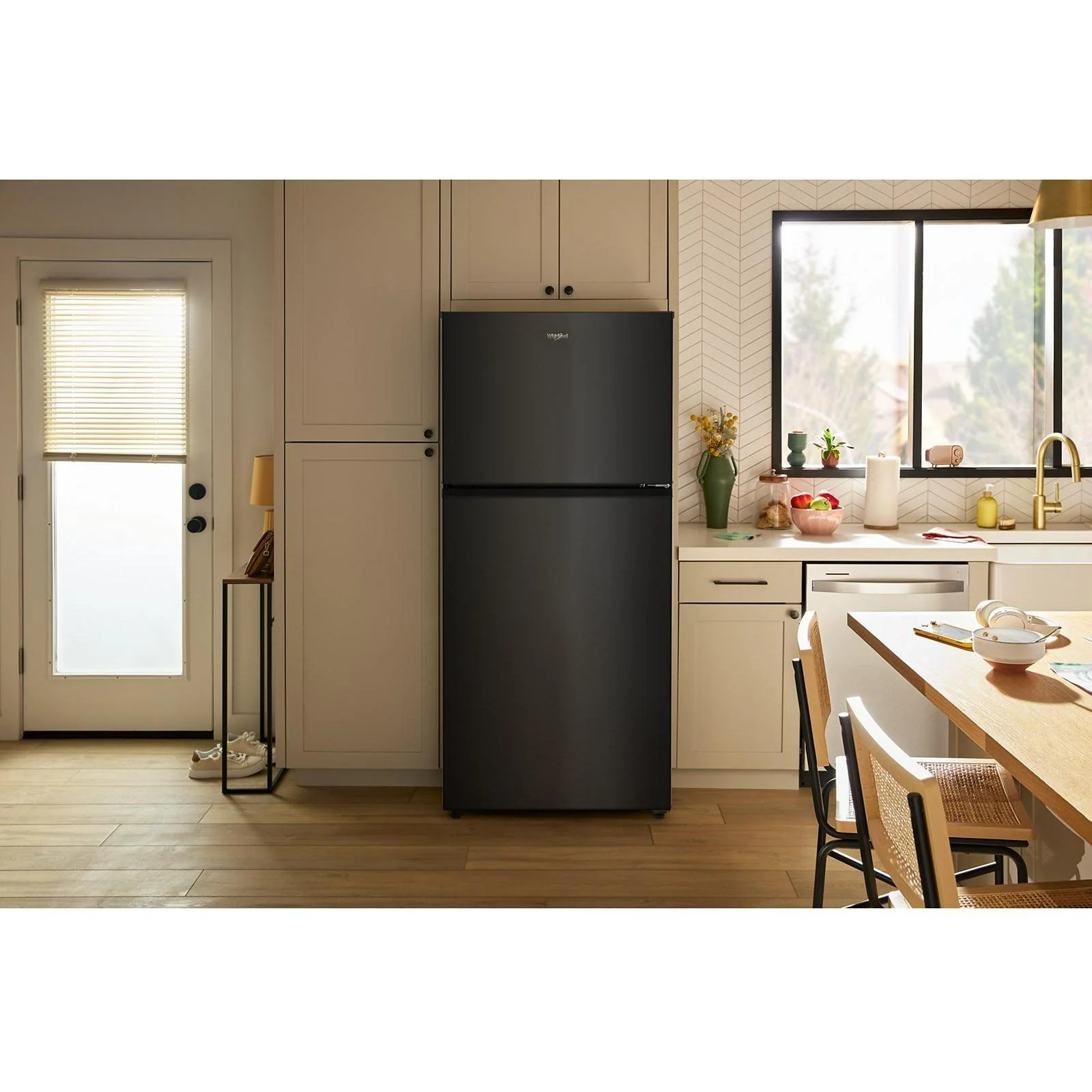 Whirlpool 29.5-inch, 19 Cu. Ft. Top Freezer Refrigerator with Total Coverage Cooling WRTX5419SB - Image 19