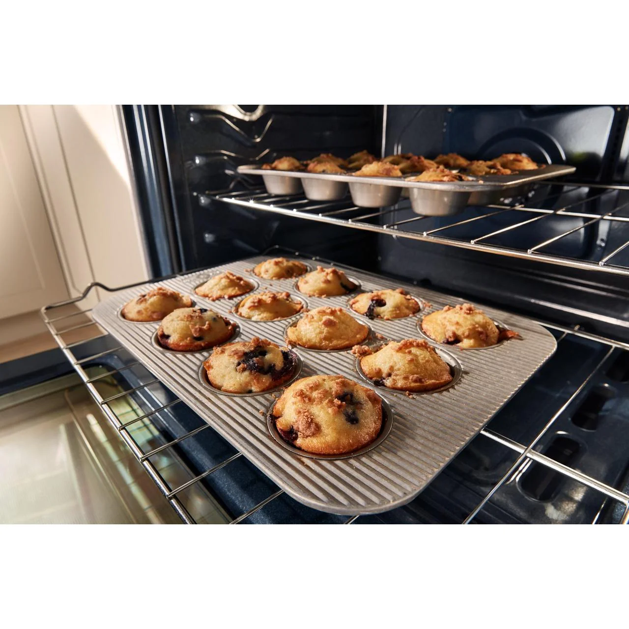Whirlpool 30-inch Freestanding Gas Range with Air Fry Technology WFGS5030RZ - Image 10