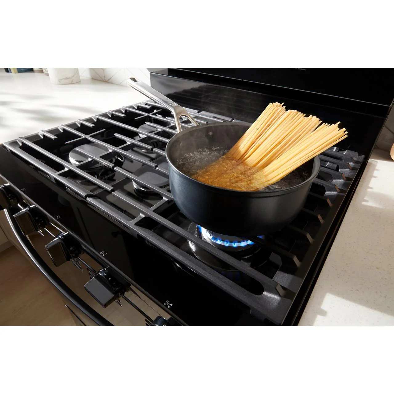 Whirlpool 30-inch Freestanding Gas Range with Air Fry Technology WFGS7530RV - Image 11