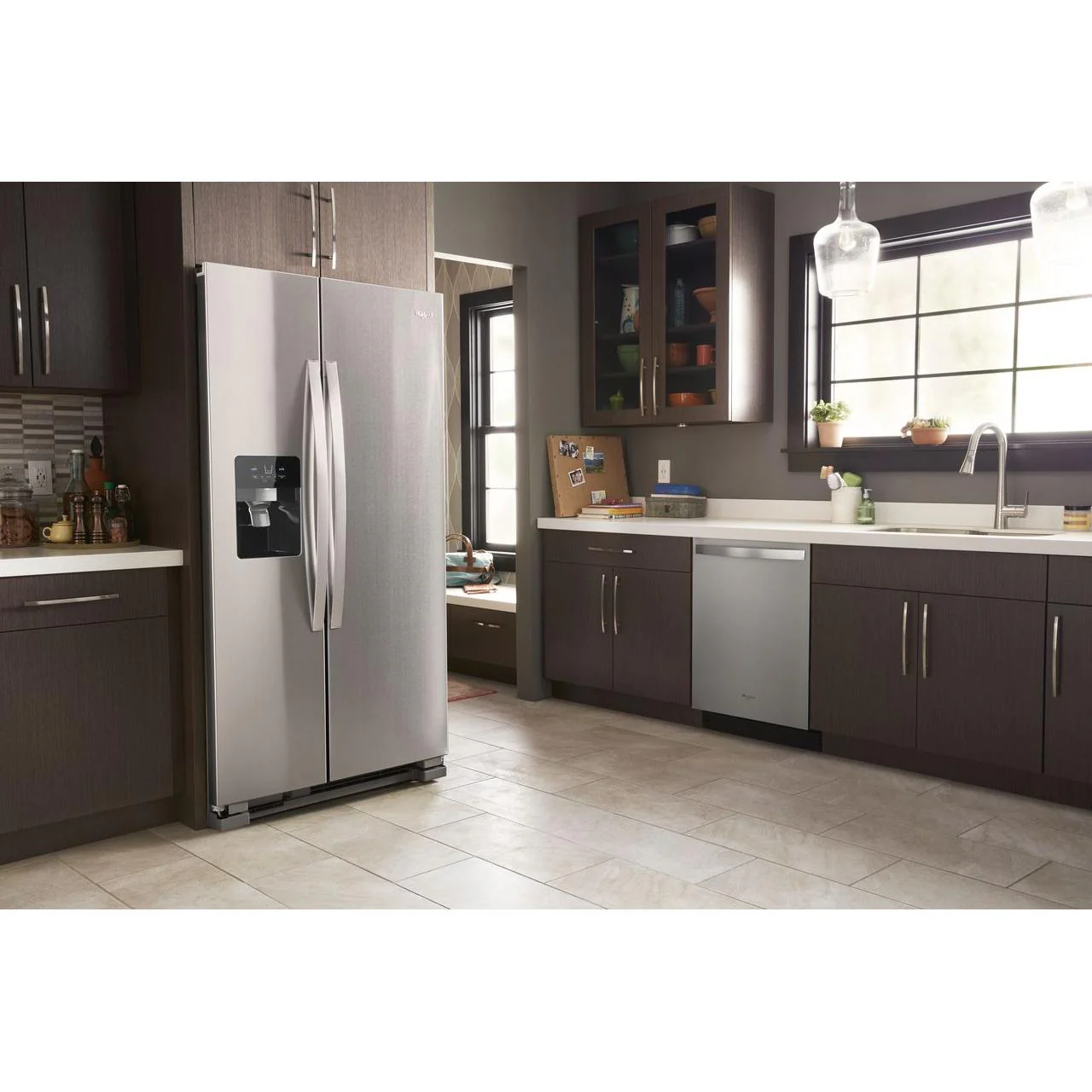 Whirlpool 36-inch, 24.5 cu. ft. Freestanding Side-by-Side Refrigerator with Exterior Ice and Water Dispenser with EveryDrop™ Water Filtration WRS335SDHM - Image 9