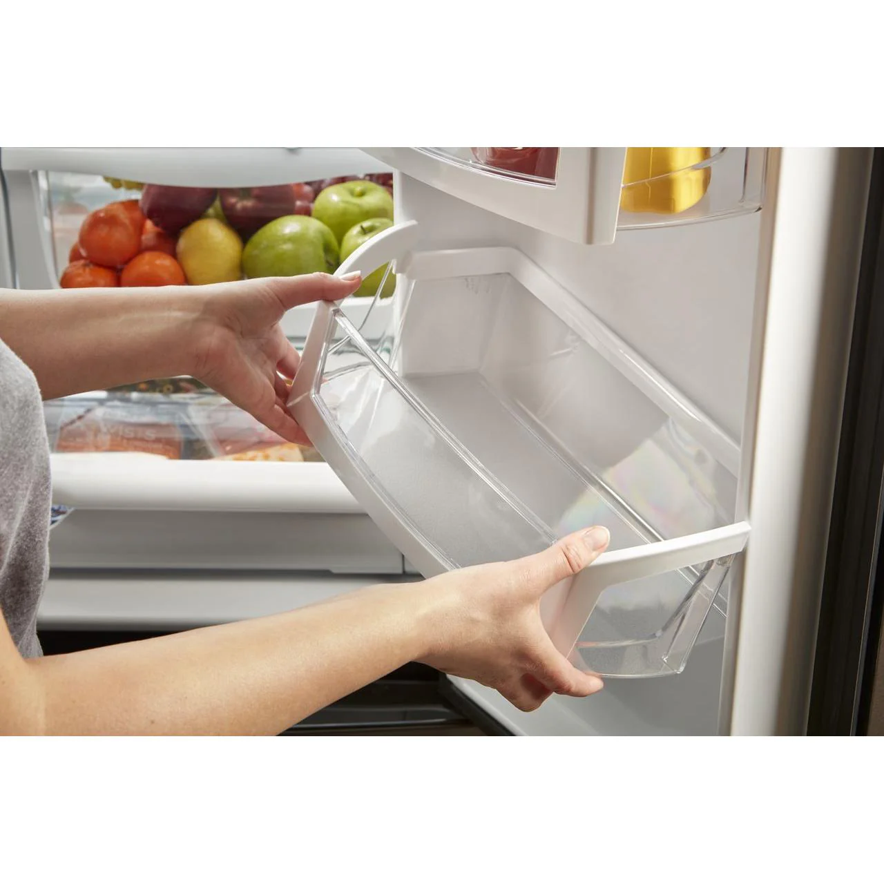Whirlpool 36-inch, 24.7 cu. ft. French 3-Door Refrigerator with Ice and Water Dispensing System WRF555SDHW - Image 7