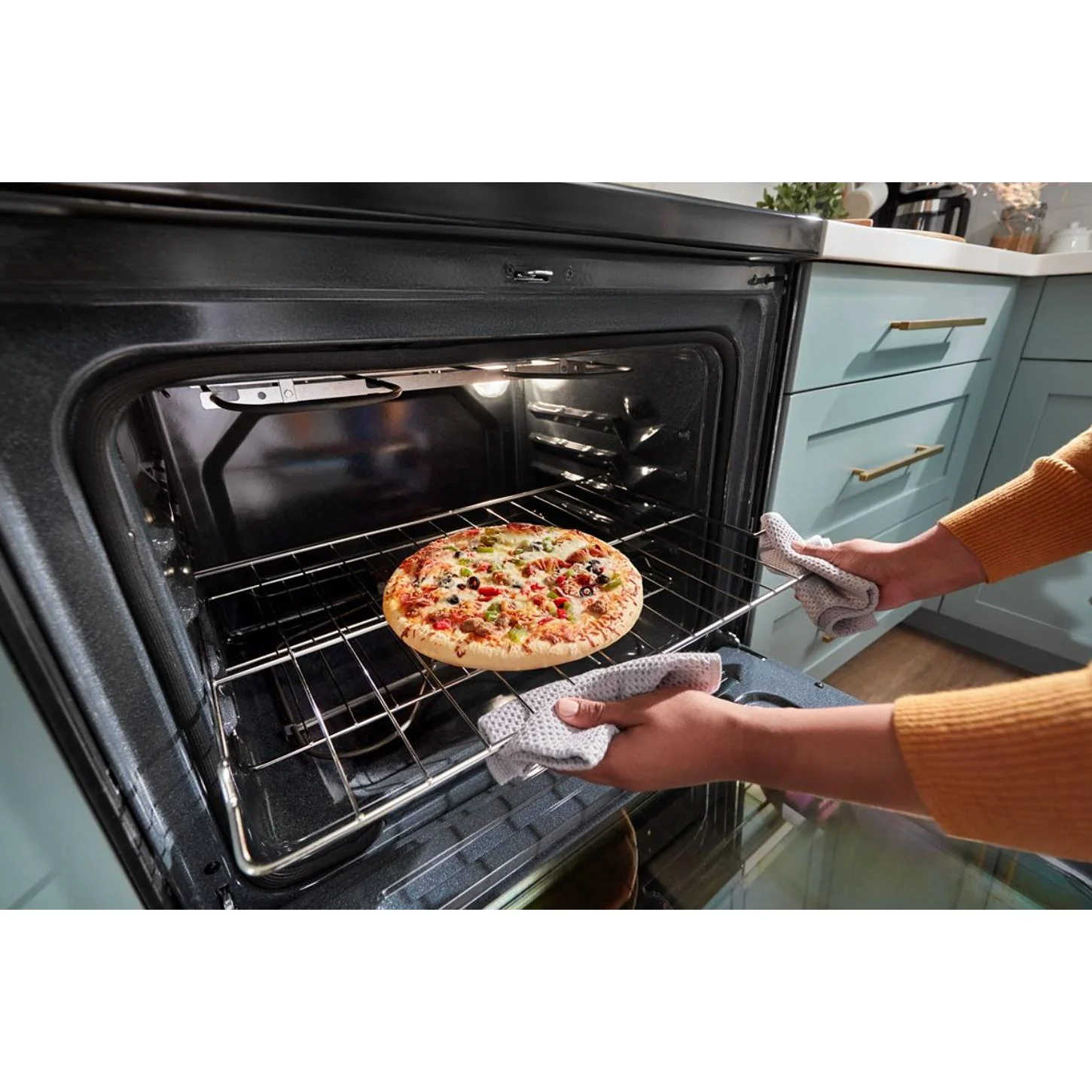 Whirlpool 30-inch Freestanding Electric Range YWFES3530RS - Image 6