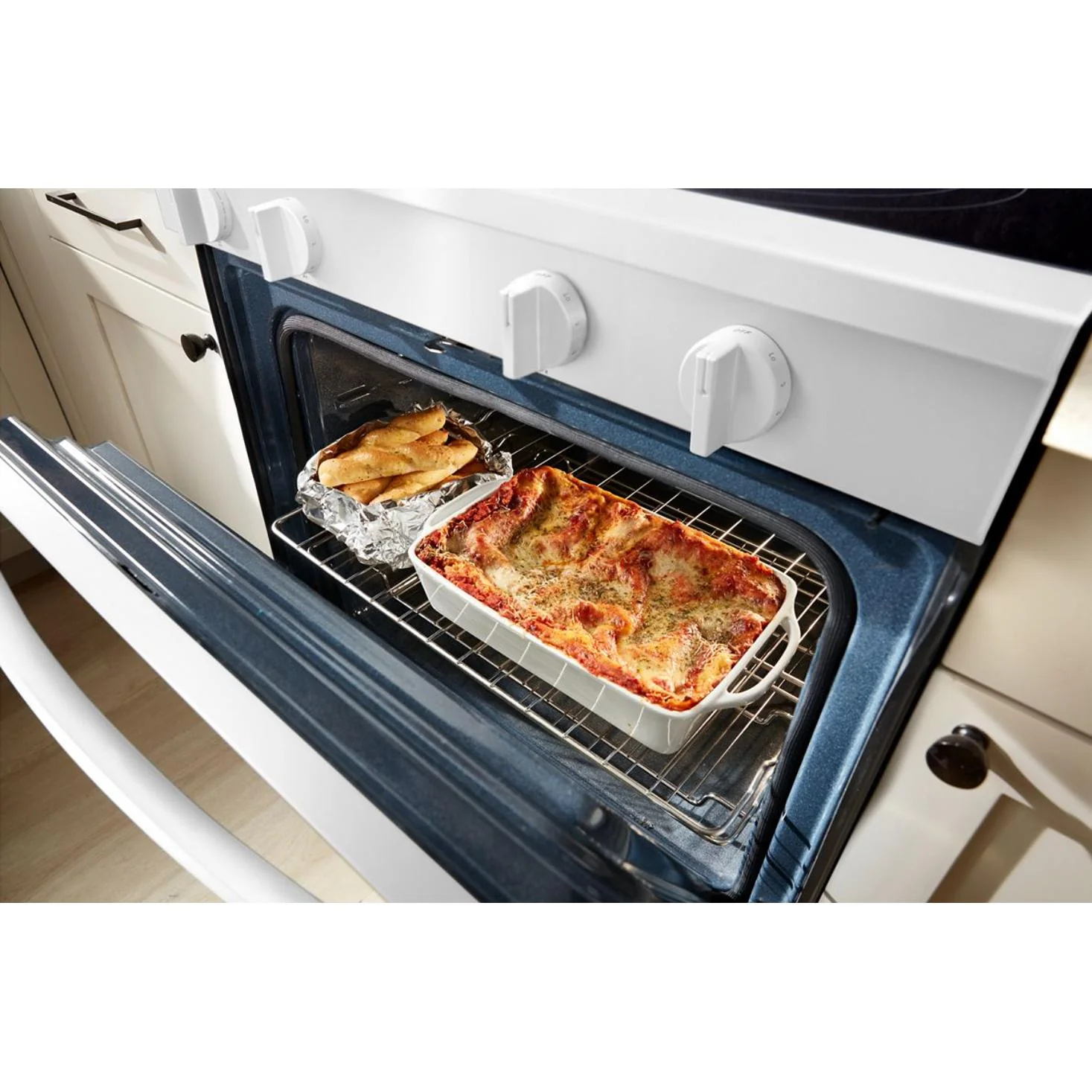 Whirlpool 30-inch Freestanding Electric Range with Air Cooking Technology YWFES7030SW - Image 12