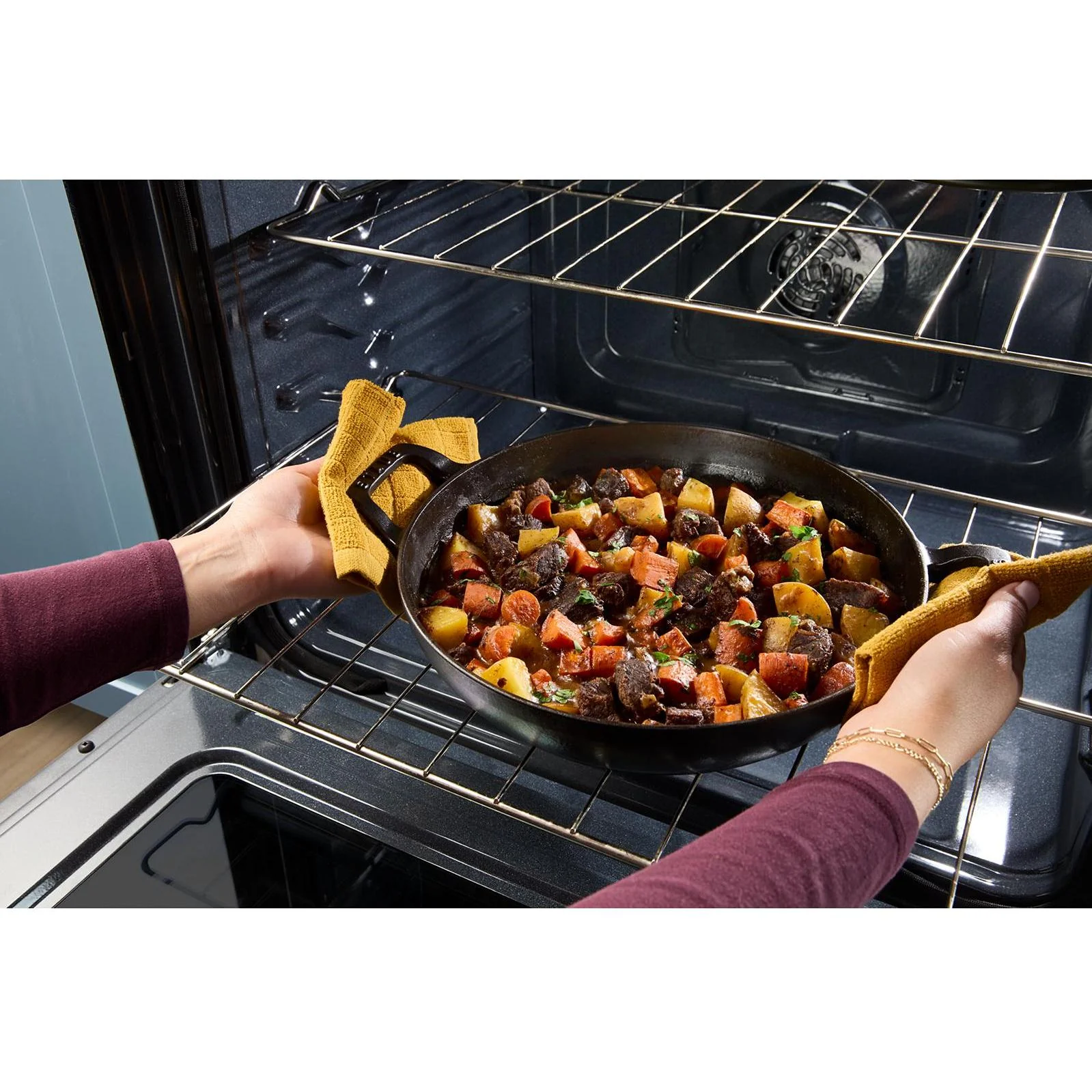 Whirlpool 30-inch Slide-in Electric Range with Wi-Fi YWSES3330TS - Image 10