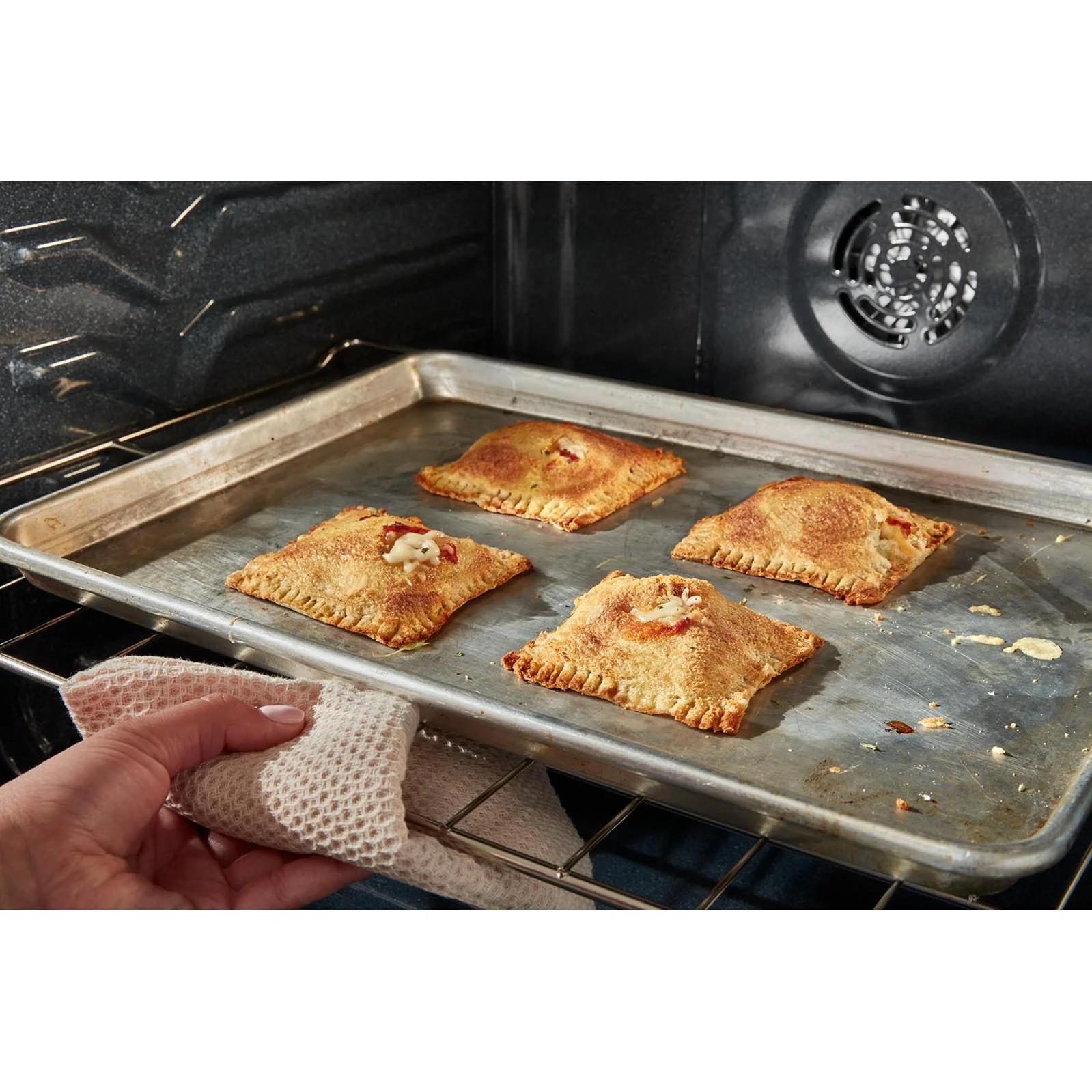 Whirlpool 30-inch Slide-in Gas Range with Air Cooking Technology WSGS4530TW - Image 11